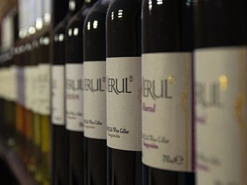 Колекция червени и бели вина Мерул